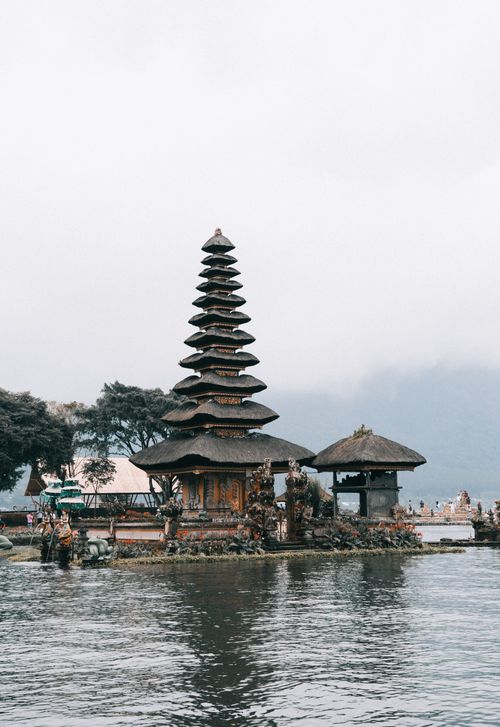 Free Scenic view of Ulun Danu Beratan Temple on Lake Beratan in Bali, Indonesia. Stock Photo