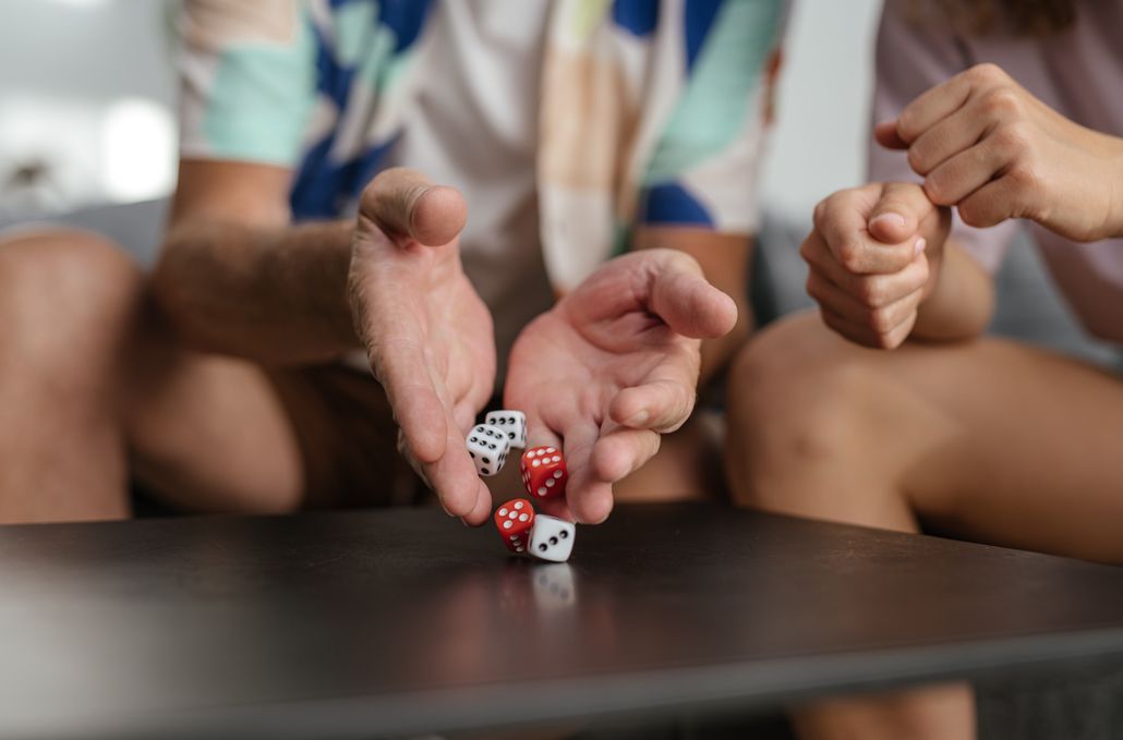 Online Casino: Spielautomaten und Live-Spiele im Überblick