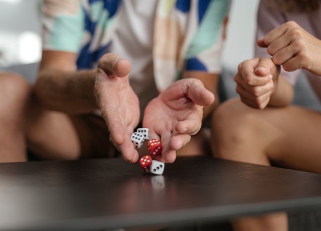 Online Casino: Spielautomaten und Live-Spiele im Überblick