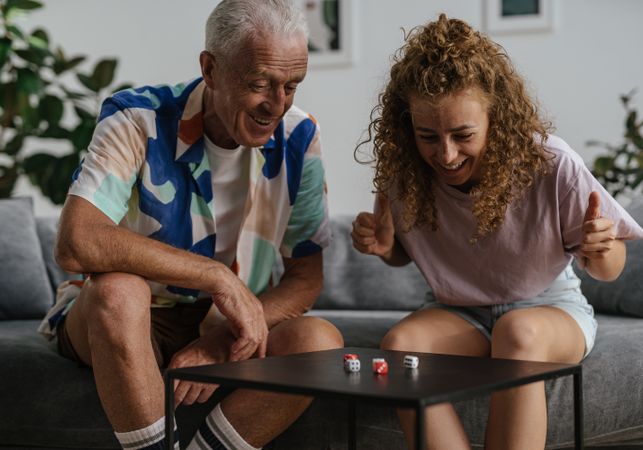 Online Casino: Spielautomaten und Live-Spiele im Überblick
