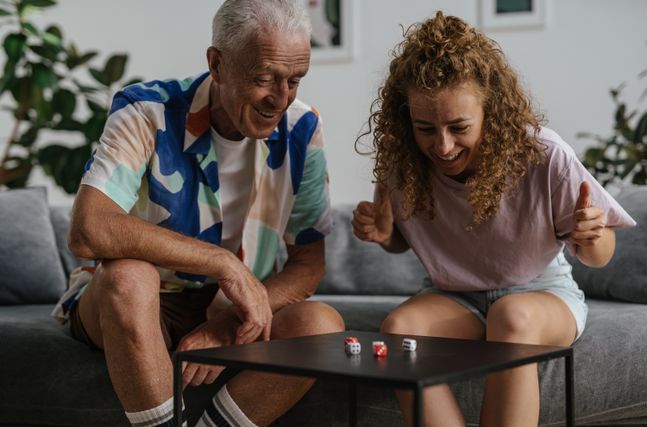 Online Casino: Spielautomaten und Live-Spiele im Überblick