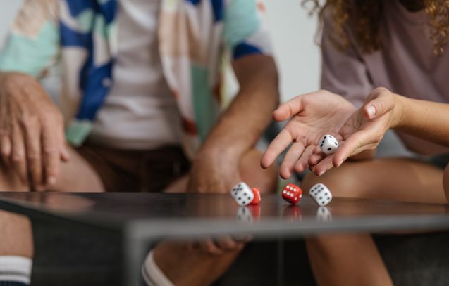 Online Casino: Spielautomaten und Live-Spiele im Überblick