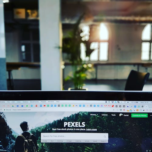 Giám Sát Việc Hiển Thị Trang Web Pexels