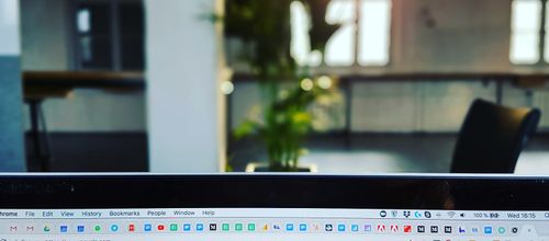 Landing page website on laptop