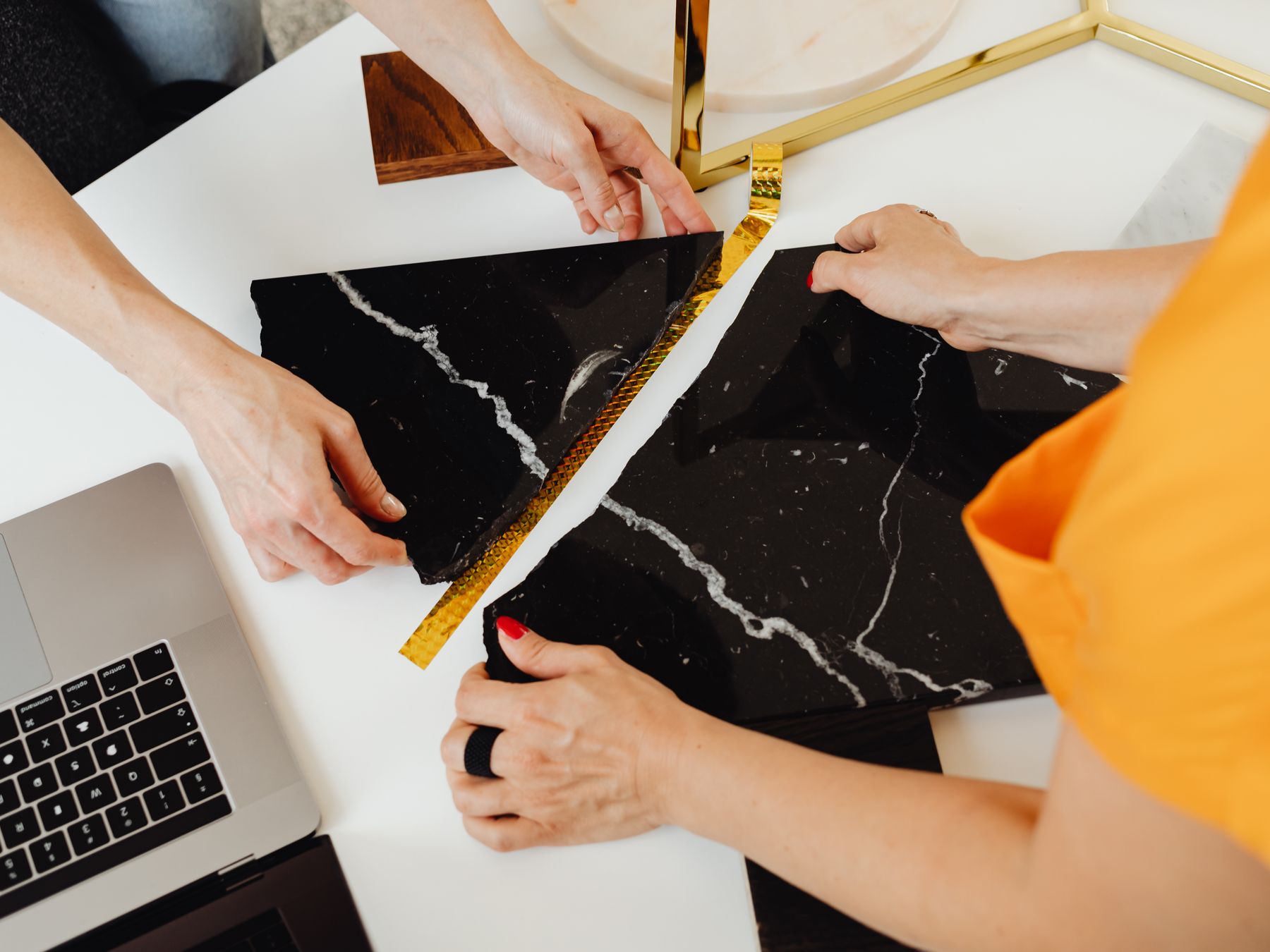 Send — professional packers wrapping and boxing belongings