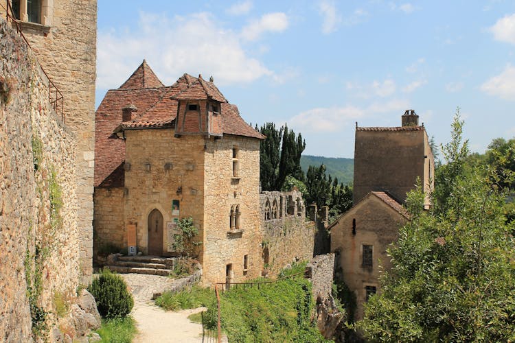 Muse Rignault In Saint-Cirq-Lapopie, France