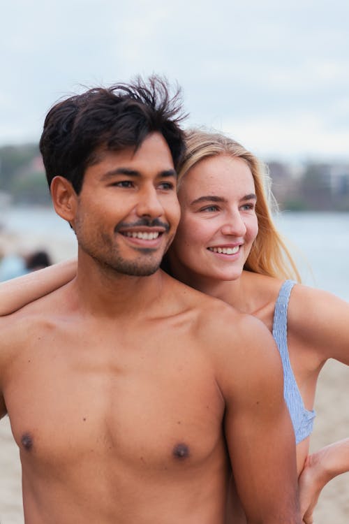 Foto d'estoc gratuïta de a l'aire lliure, bikini, dempeus