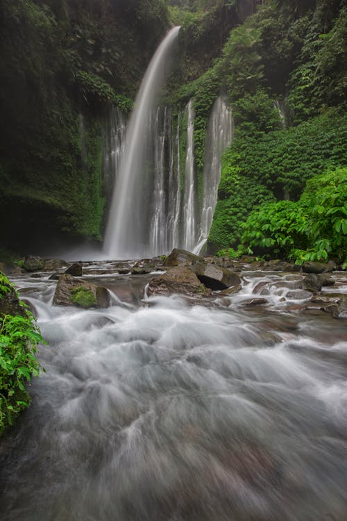 Foto d'estoc gratuïta de aigua, cascades, muntanya