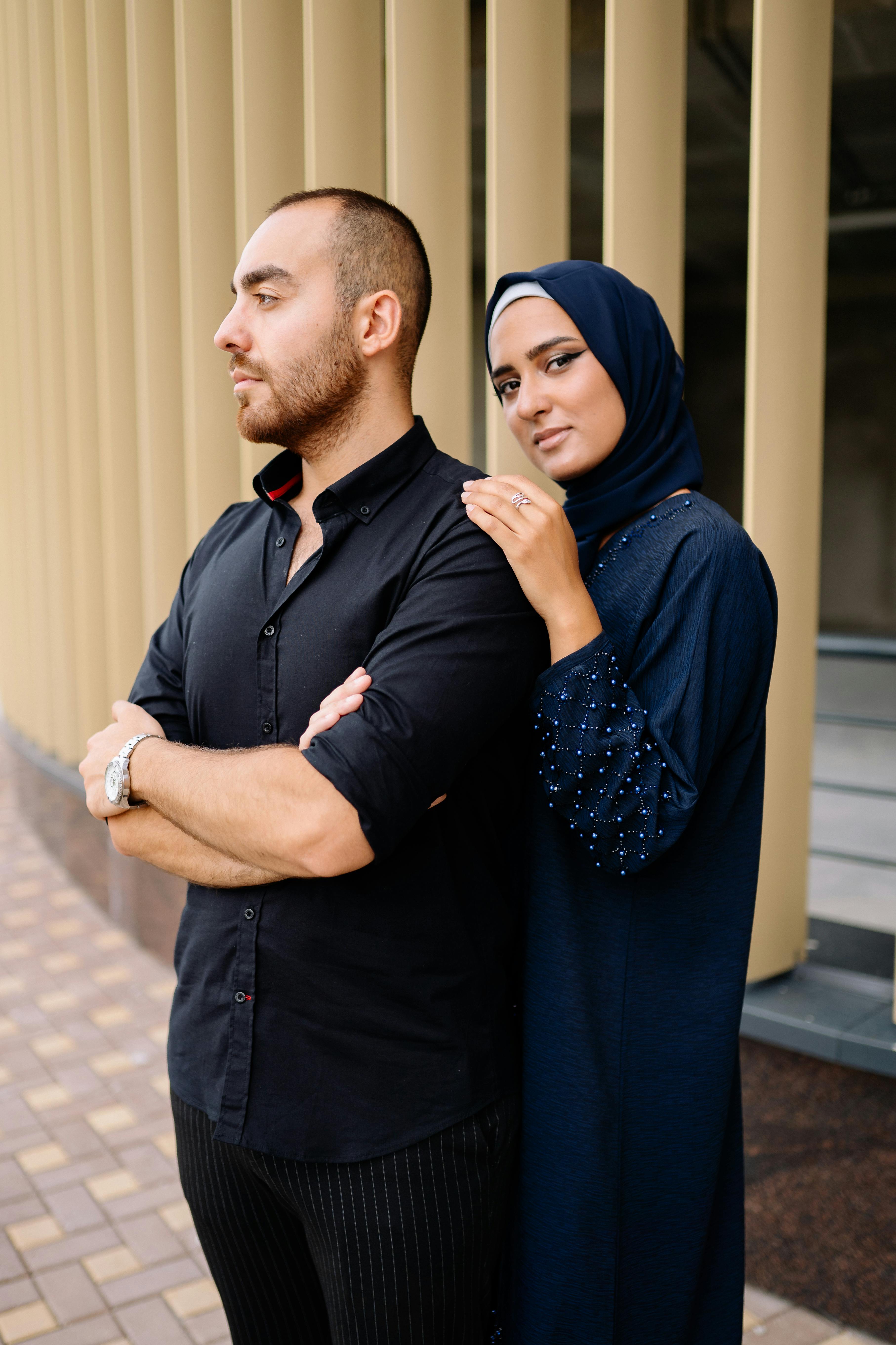 Muslim Matching Couples iPhone Wallpaper Lock Screen (Download Now) 