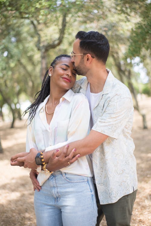 Free Shallow Focus of a Romantic Couple
 Stock Photo