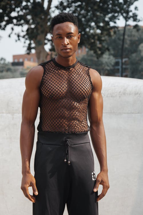 Darmowe zdjęcie z galerii z afroamerykanin, czarne spodnie, czarnoskóry