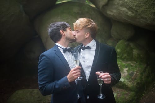 Foto stok gratis berciuman, gay, intim