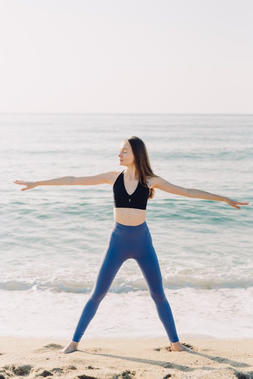 Fotobanka s bezplatnými fotkami na tému activewear, breh, joga