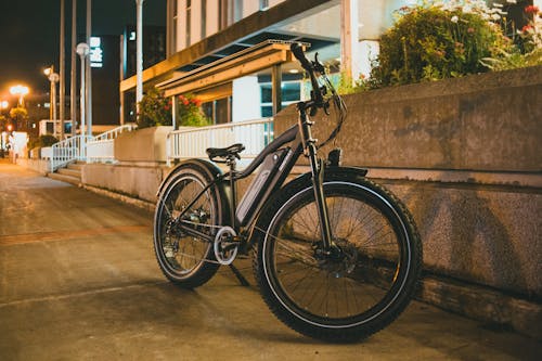 Ingyenes stockfotó árnyék, bicikli, éjszaka témában Stockfotó