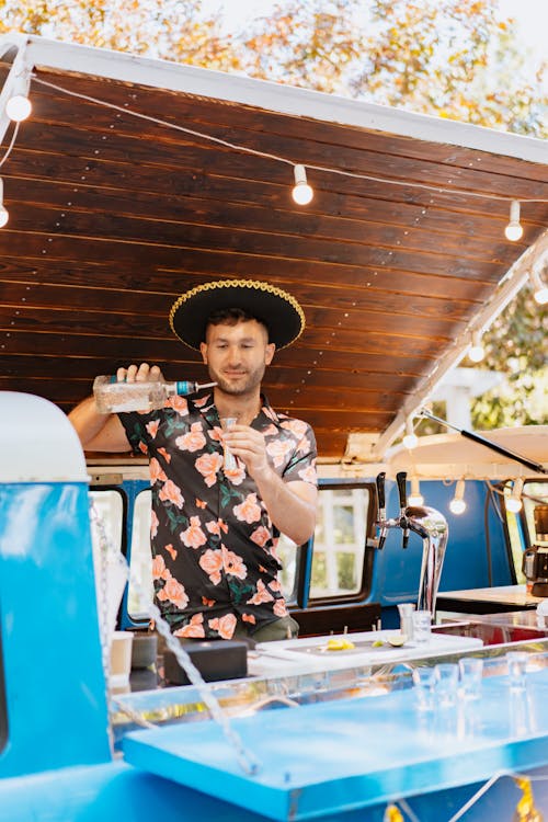 Fotobanka s bezplatnými fotkami na tému alkohol, bar, barman