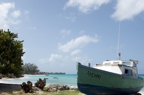 Kostnadsfri bild av barbados, båt, blå himmel