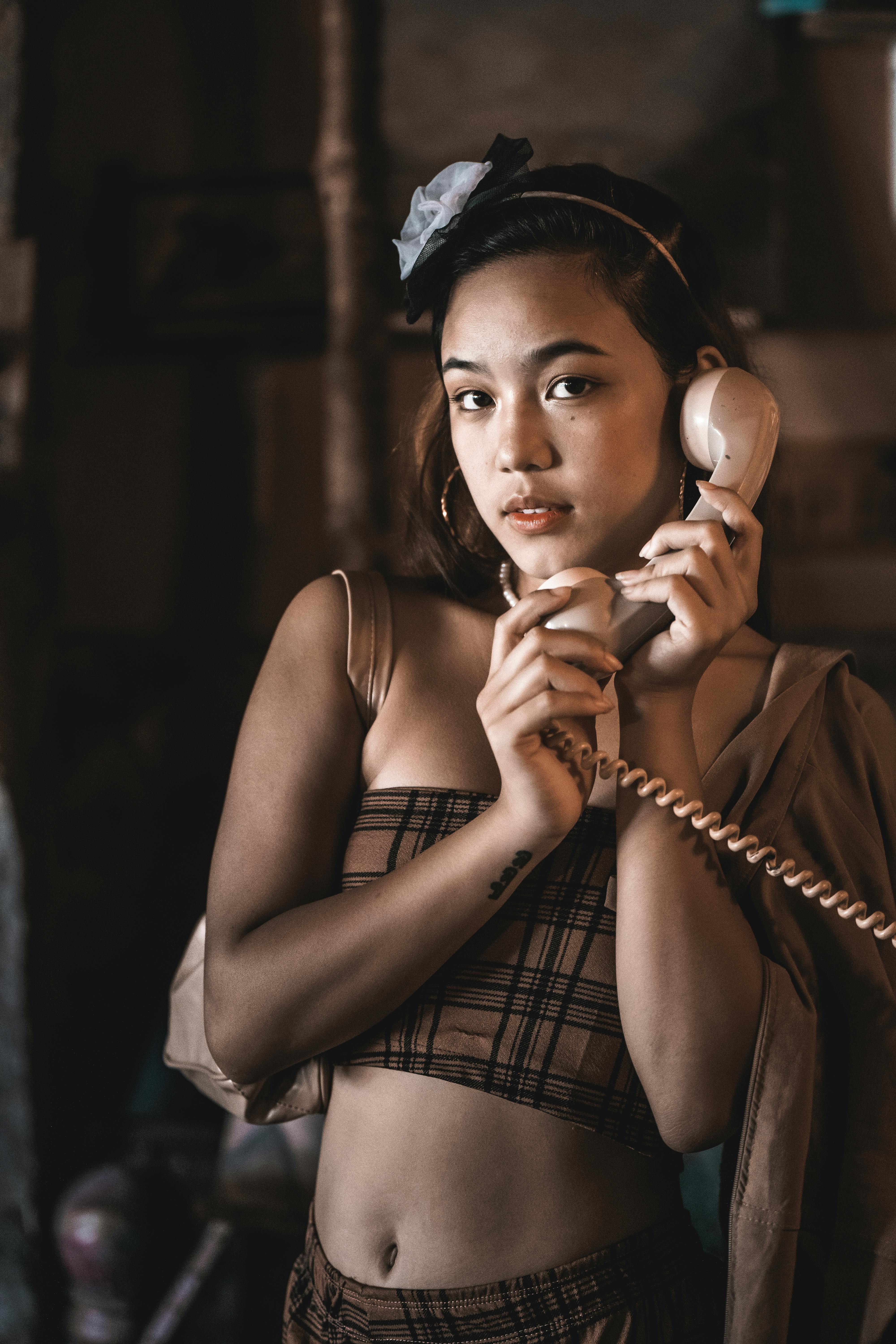 Ilmainen kuvapankkikuva tunnisteilla # sisätiloissa, aasialainen nainen, asento Kuvapankkikuva