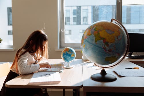 Kostenloses Stock Foto zu ausbildung, buch, erdkunde