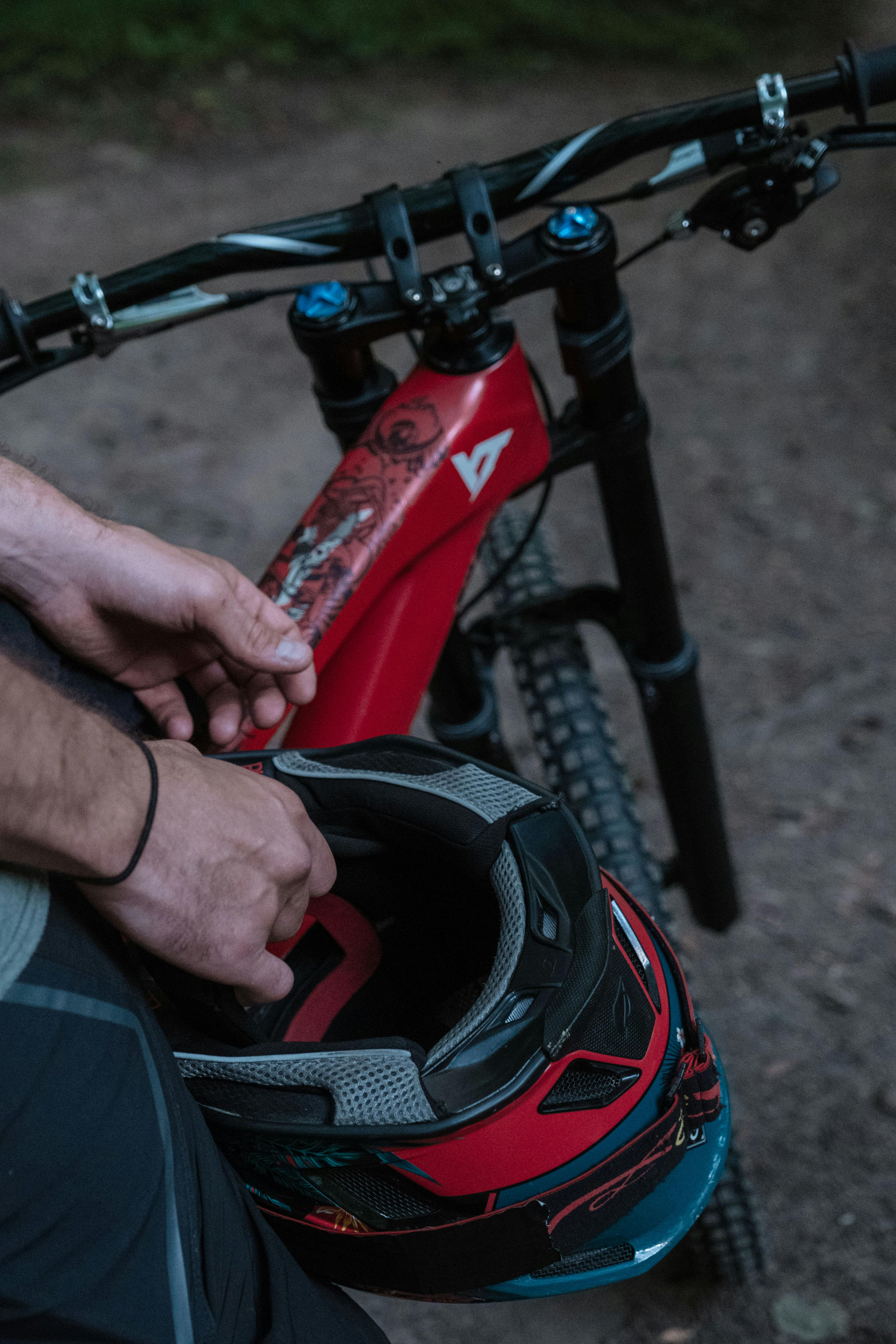 Do male and female jockeys race together?