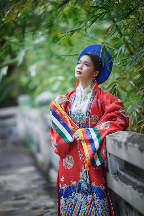 Free A Young Woman in Traditional Clothing Stock Photo