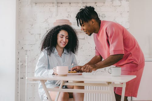 Kostnadsfri bild av firande, interracial par, kärlek