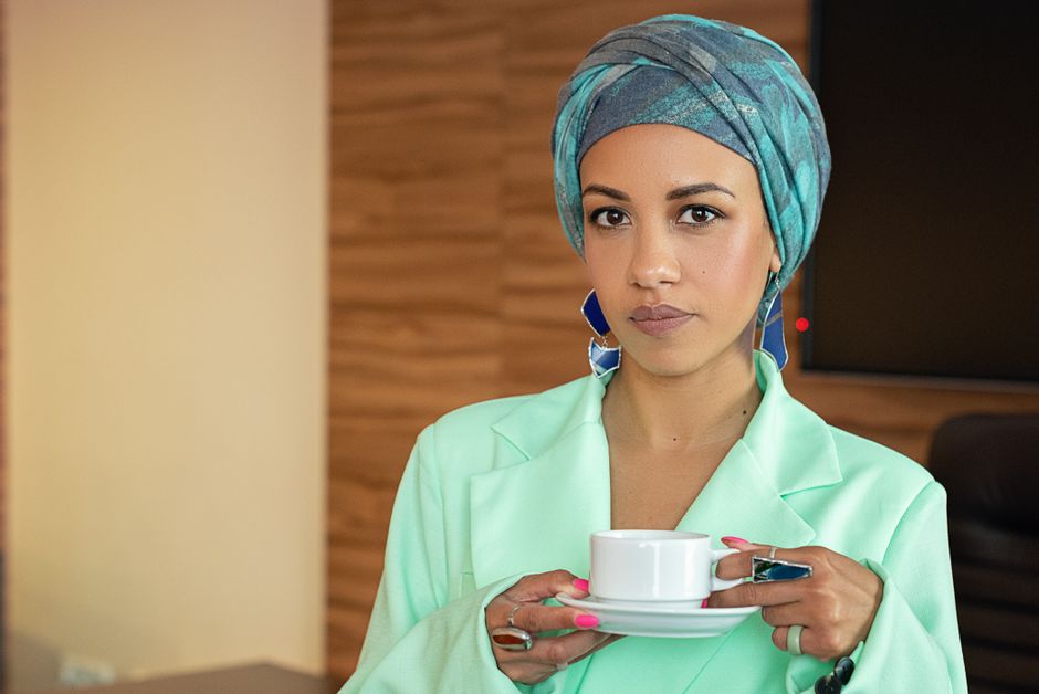 Inspirasi Gaya Hijab dengan Aksesori Inspirasi Gaya Hijab dengan Aksesori
