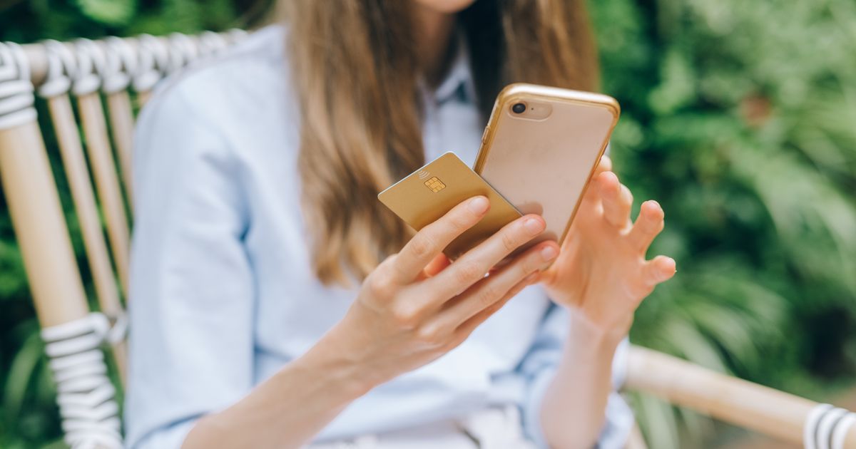 Managing marketplace orders on a smartphone