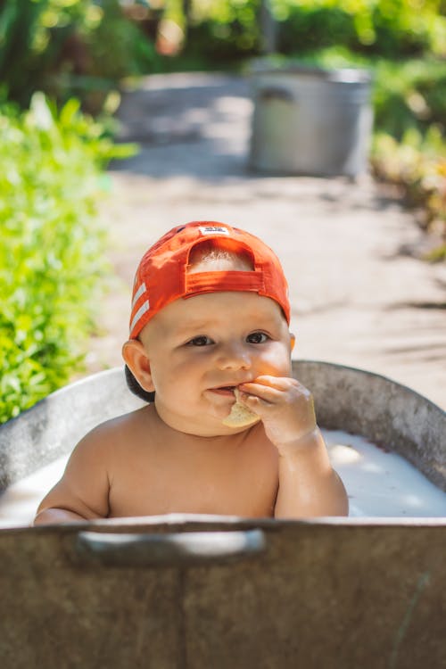 Photos gratuites de adorable, baignoire, bébé