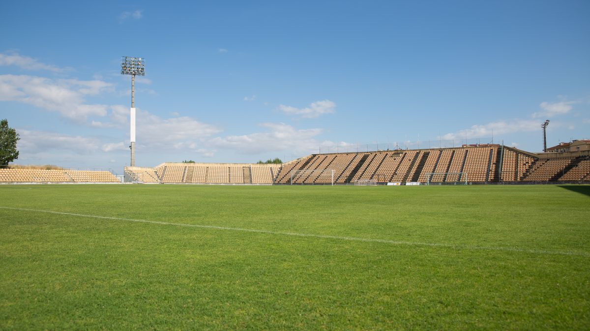 Boş bir futbol stadyumu — Süper Lig piyasa değeri sıralaması (temsilî görsel)