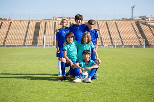 Fotobanka s bezplatnými fotkami na tému chlapci, deti, futbal