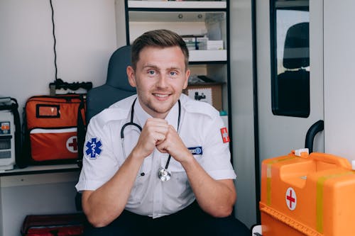 Kostnadsfri bild av ambulans, bistånd, enhetlig