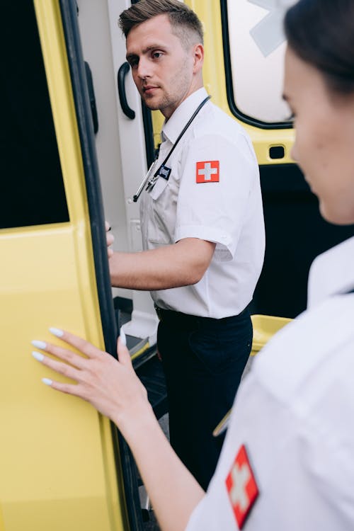 Foto d'estoc gratuïta de ajuda, ambulància, atenció sanitària