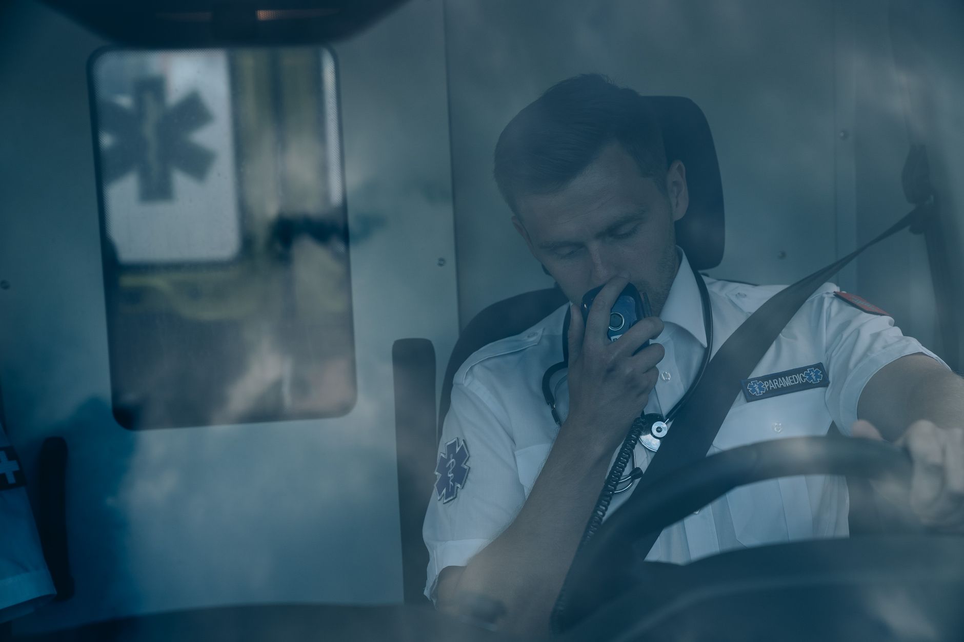 Primarul ceartă un șofer de ambulanță pentru fântâna spartă