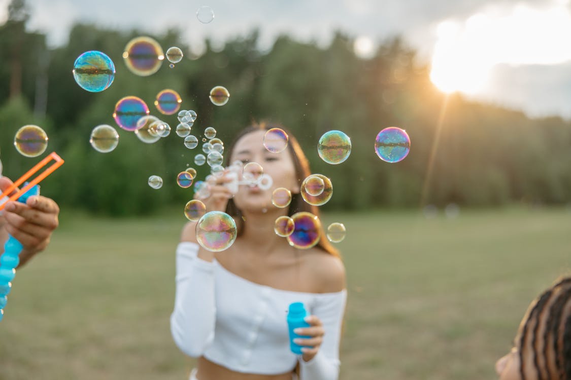 102,848 Blowing Bubbles Royalty-Free Images, Stock Photos
