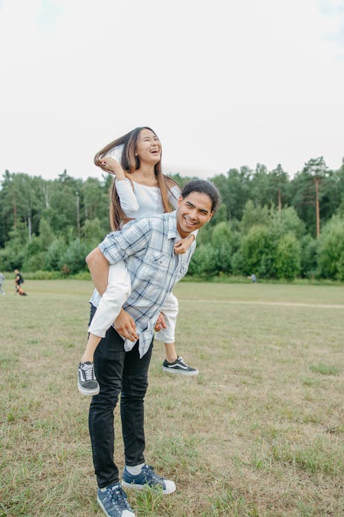 Fotos de stock gratuitas de afecto, amor, equitación