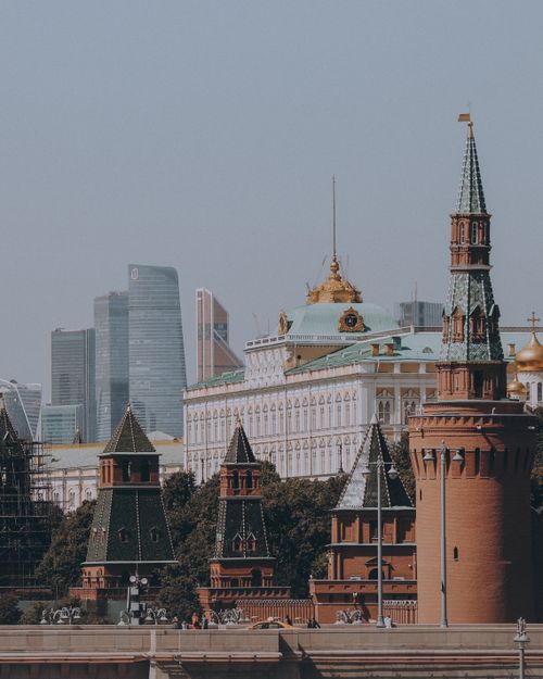 Free A beautiful view of the Moscow Kremlin with modern skyscrapers in the background. Stock Photo