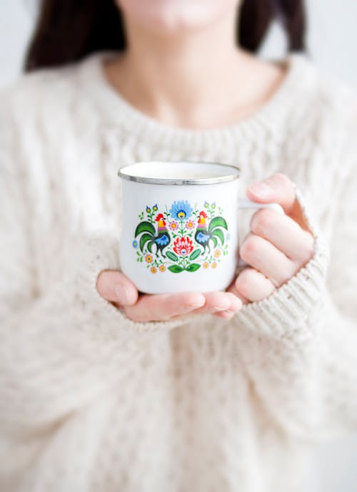 Free Photo of a Person Holding a Cup Stock Photo