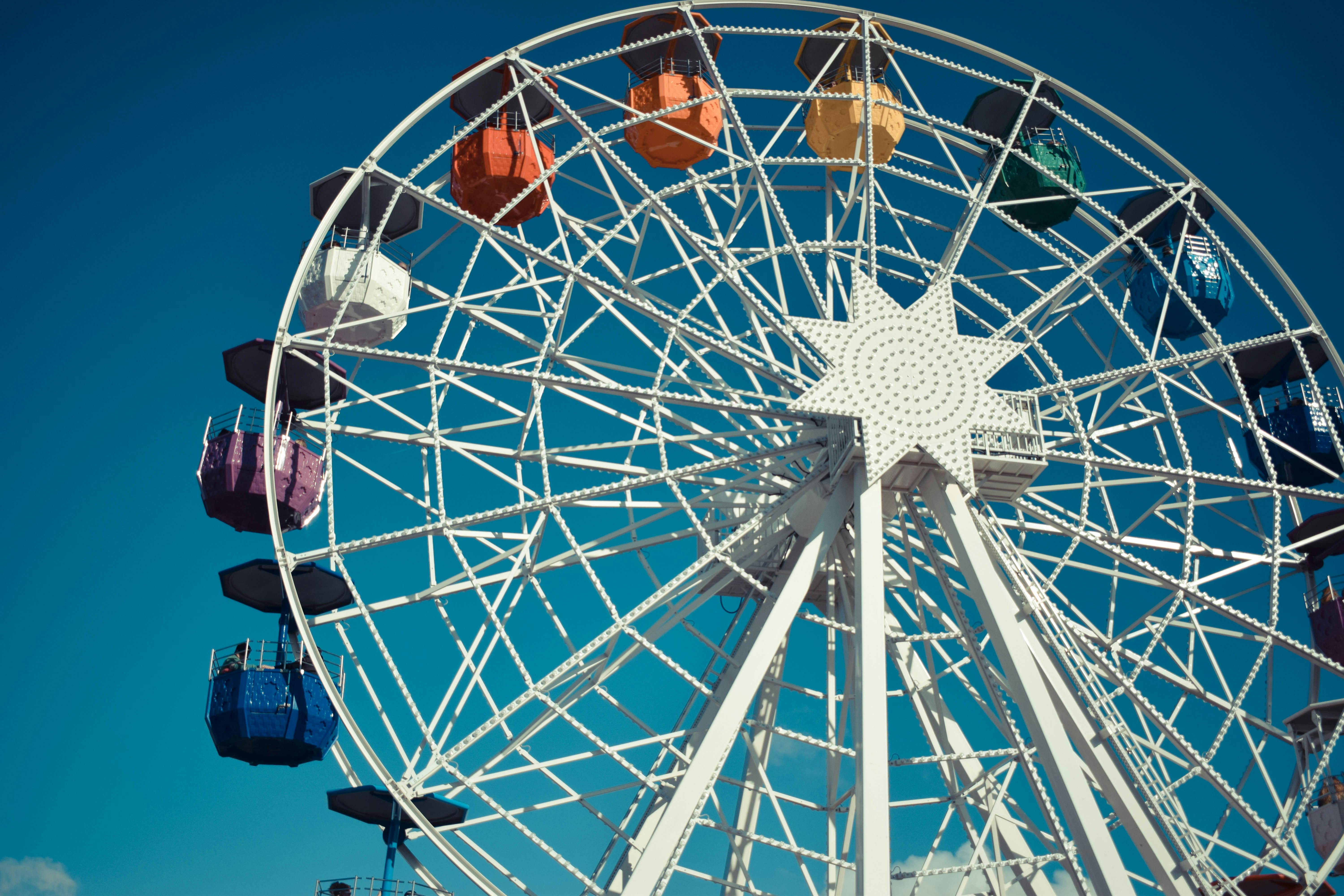 White Steel Ferris Wheel · Free Stock Photo