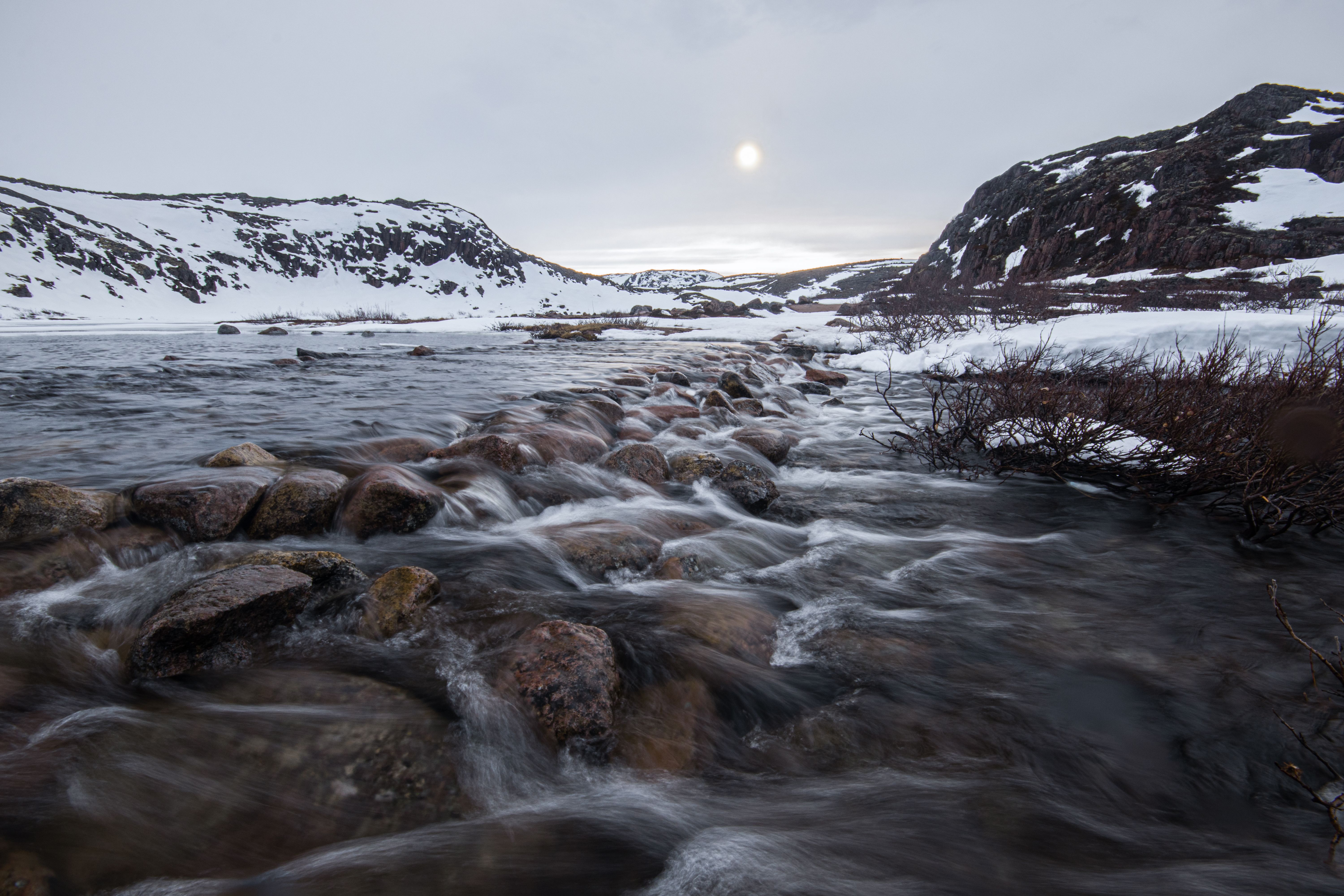 Water Flowing on Rocky River · Free Stock Photo