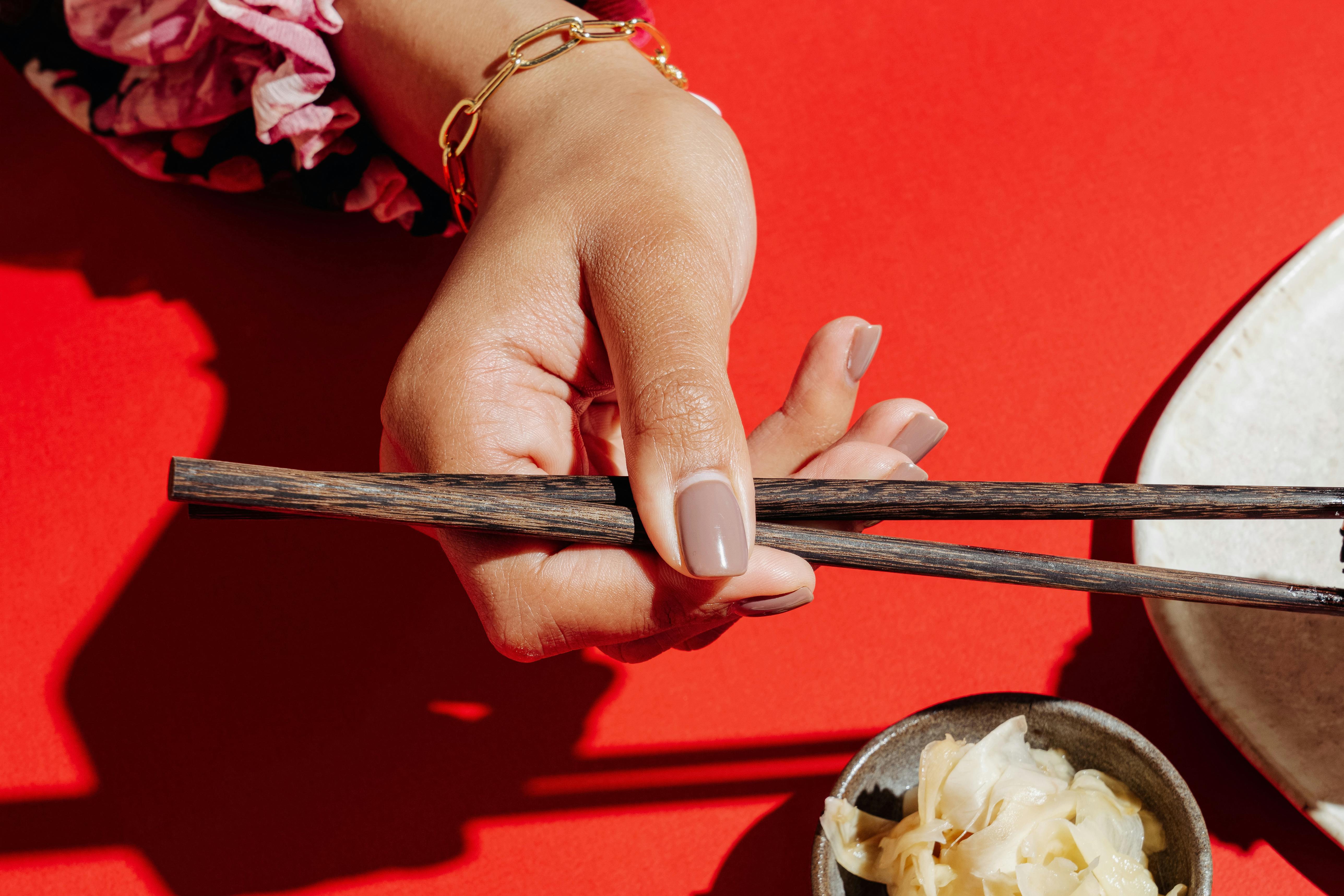 unhas decoradas em vermelho