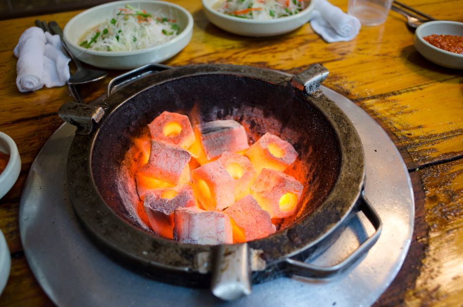 2. Jeongdaepo Sikdang (정대포식당): The Charcoal-Grilled Magic of Mapo