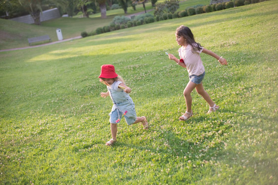 Why Your Toddler Needs More Unstructured Outdoor Play