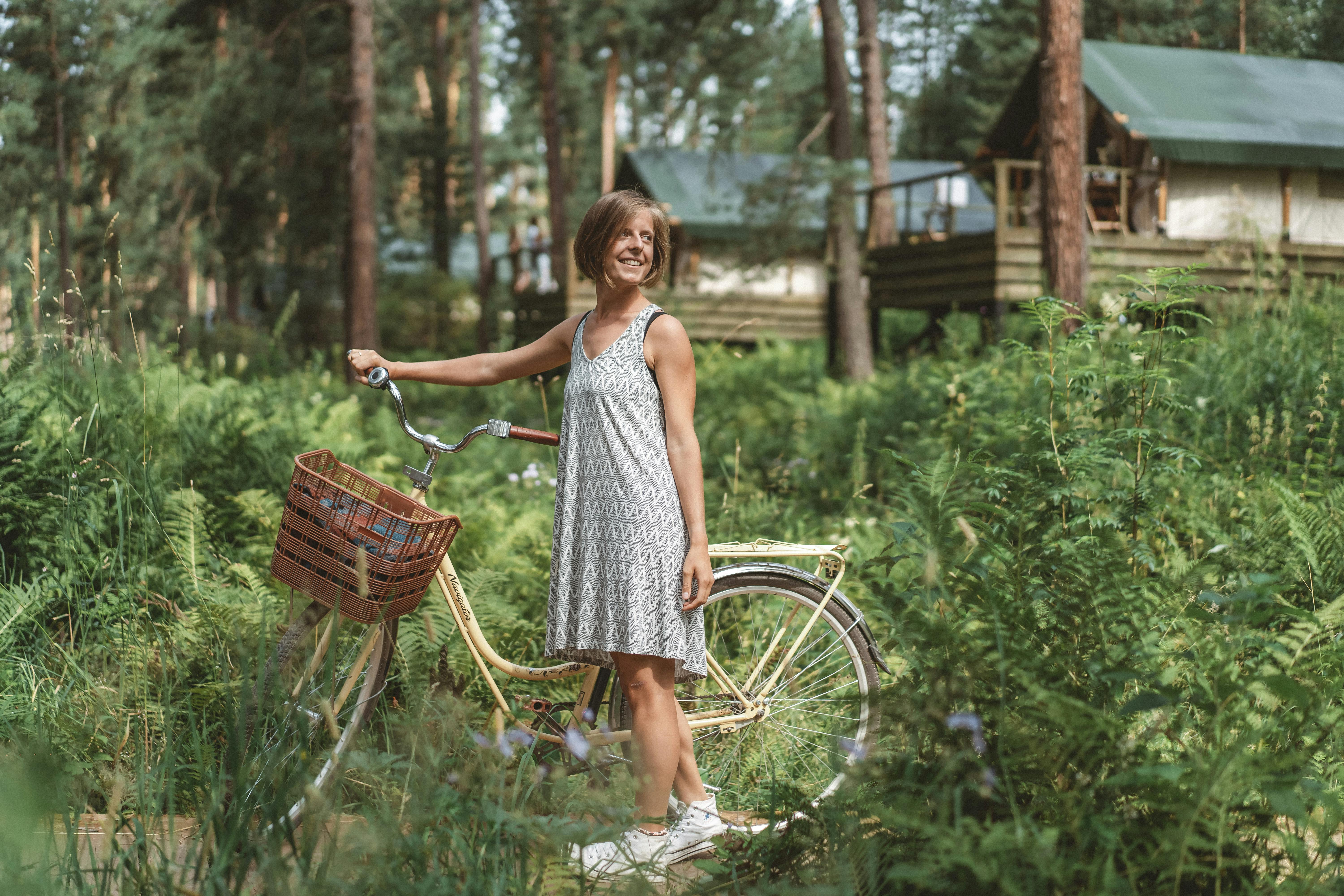 Do plastic sheds get damp?