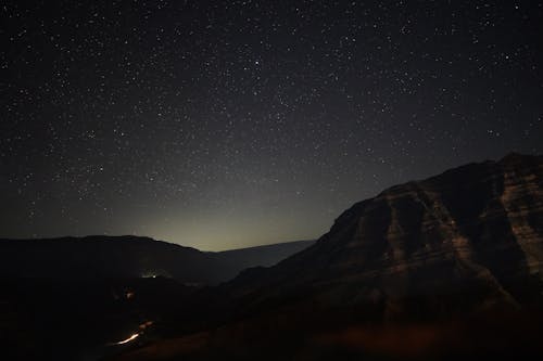 Fotobanka s bezplatnými fotkami na tému hora, hviezdna noc, hviezdna obloha