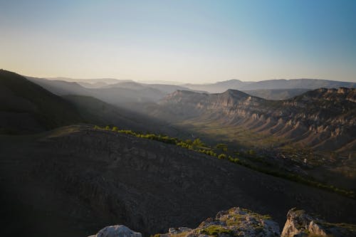 Bezpłatne Darmowe zdjęcie z galerii z błękitne niebo, góry kaukazu, krajobraz Zdjęcie z galerii