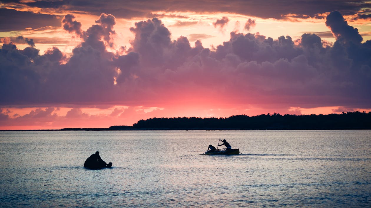 Ingyenes stockfotó arany naplemente, csónakok, festői témában Stockfotó