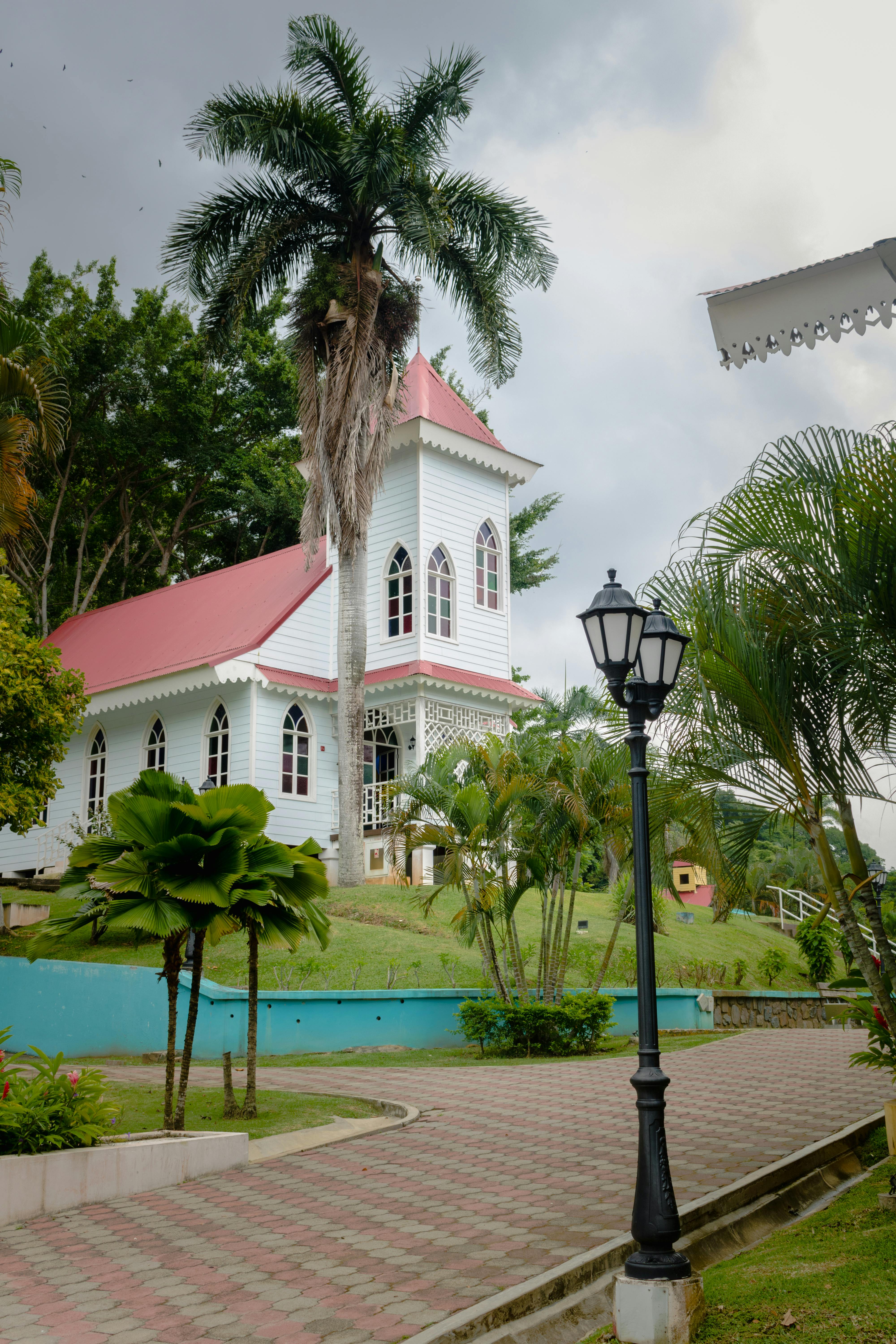 Strategic documentation of a completed project for social content