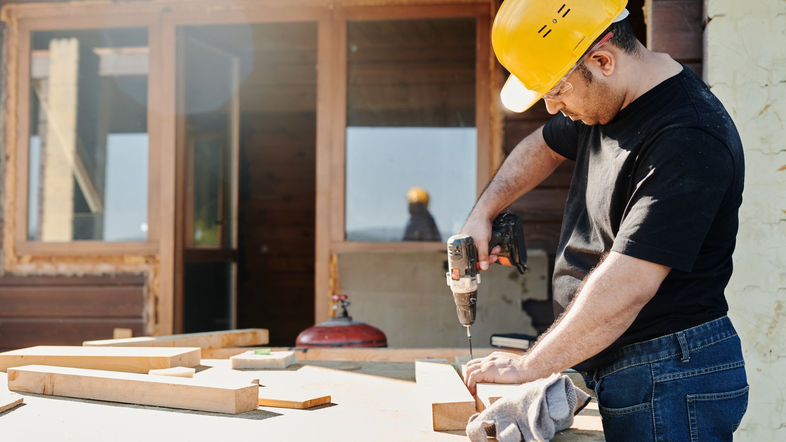 Unique Handz technical maintenance engineer working with power tools in Dubai
