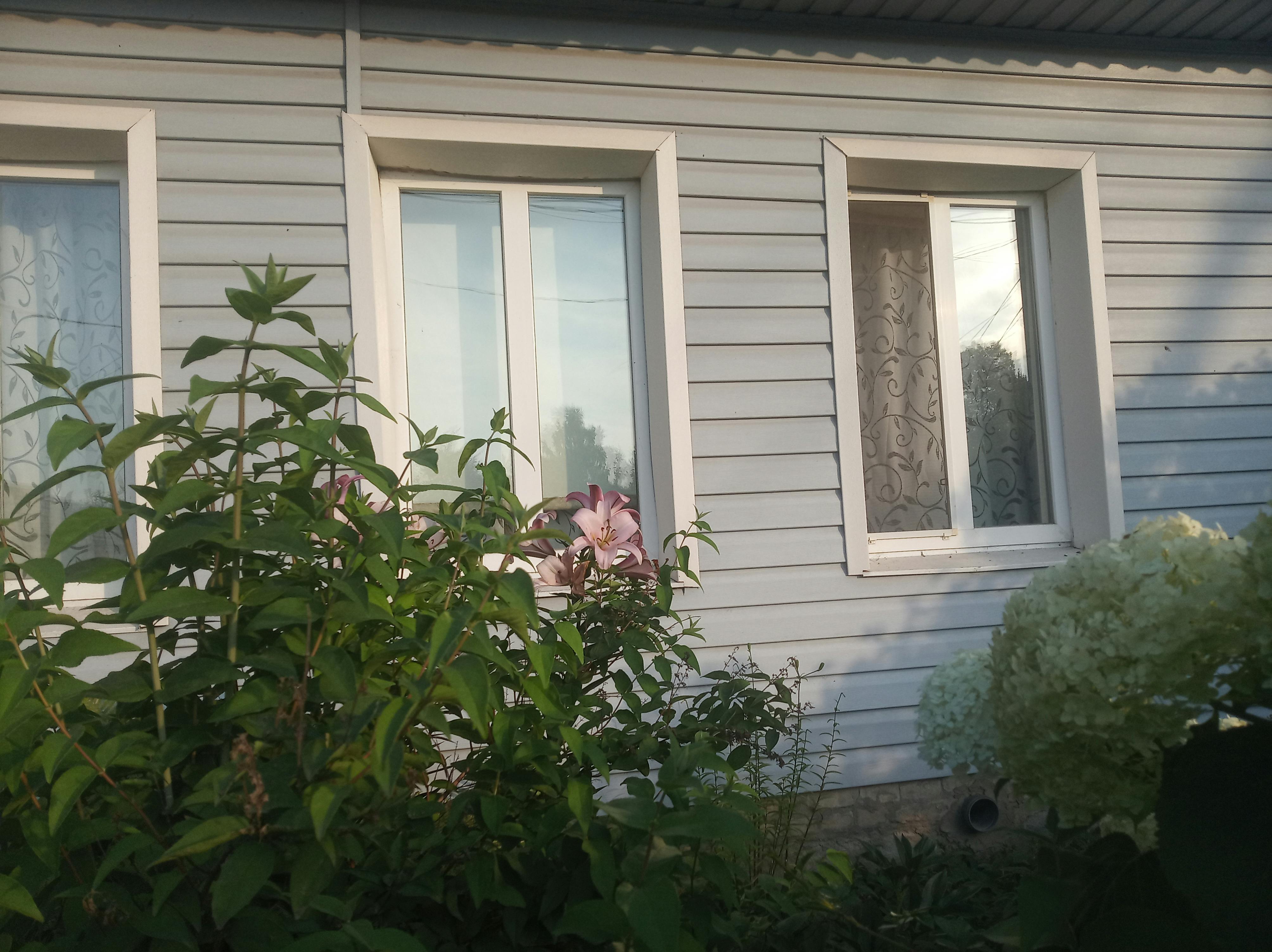 Couvreur en intervention sur une toiture en pente