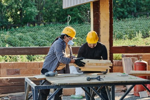 Best Practices for Safe Handling of Heavy Wood Pieces